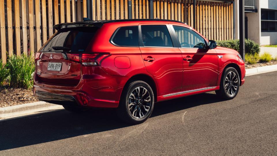  میتسوبیشی اوتلندر PHEV مدل 2021